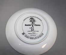 Load image into Gallery viewer, Franklin Mint Santa Claws Plate - No. A8511 - New