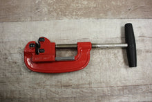 Load image into Gallery viewer, Central Forge 1/8&quot; to 2&quot; Heavy Duty Pipe Cutter -Used