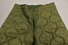 Load image into Gallery viewer, Cold Weather Field Trousers Liner - Medium Short / Regular - 8415-00-782-2926