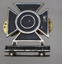 Load image into Gallery viewer, US Army Marksmanship Qualification Badge Pin - Sharpshooter Carbine - Used