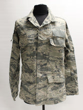 Load image into Gallery viewer, Mens &amp; Womens Air Force ABU Airman&#39;s Battle Ensemble Coat - Large Regular - Used