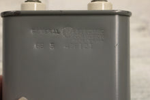 Load image into Gallery viewer, General Electric Capacitor - CP72E1EF106K1 - 10 uf 600 VDC - 47F121 - New