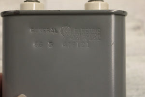 General Electric Capacitor - CP72E1EF106K1 - 10 uf 600 VDC - 47F121 - New