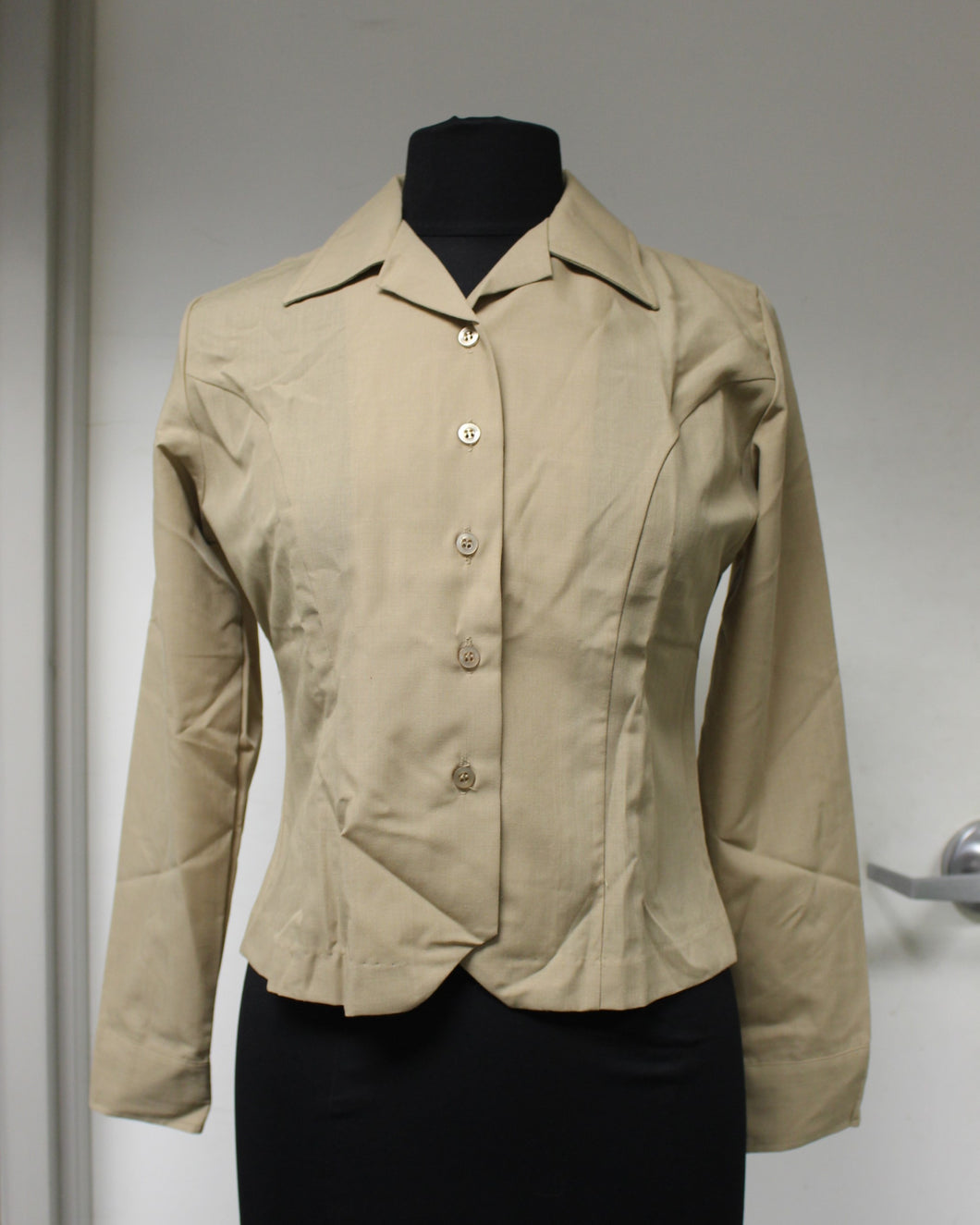 US Army Women's Short Sleeve Dress Shirt - Tan - Not Tuck In - Size: 8S - New