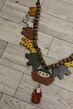 Load image into Gallery viewer, Vintage Clunky Wooden Noah&#39;s Ark Necklace - Used