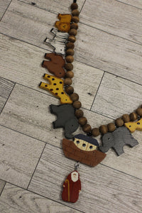 Vintage Clunky Wooden Noah's Ark Necklace - Used