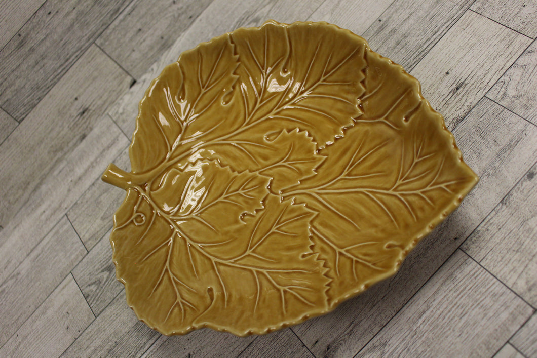 Bordallo Pinheiro Portugal Gold Leaf Dish - 10 1/2