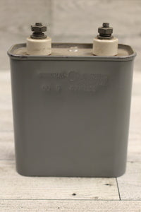 General Electric Capacitor - CP72E1EF106K1 - 10 uf 600 VDC - 47F121 - New