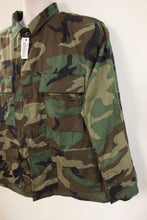 Load image into Gallery viewer, US Woodland BDU Blouse / Jacket / Coat - Medium X-Short - 8415-01-084-1645 - New