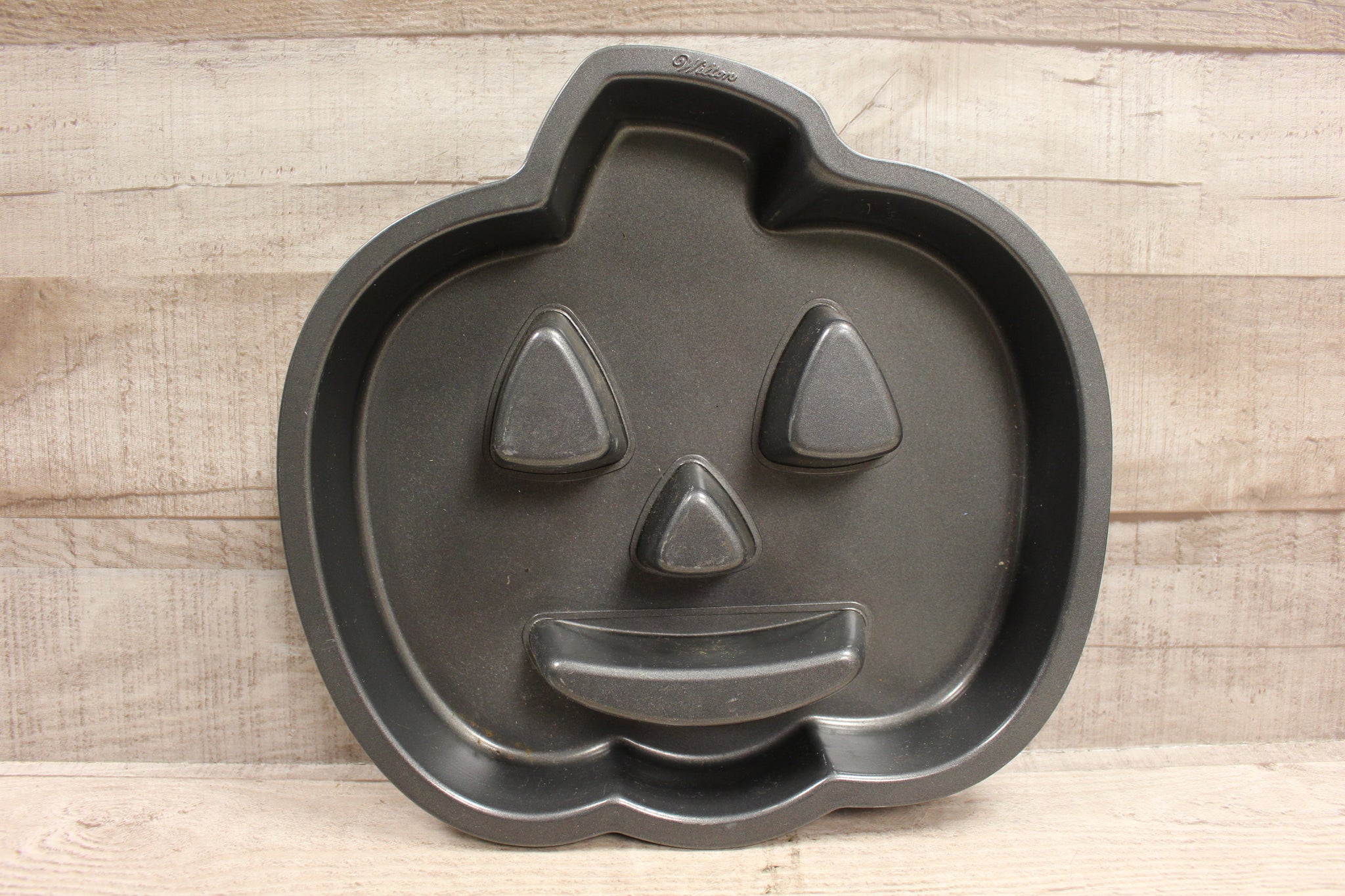 NOVELTY CAKE PANS