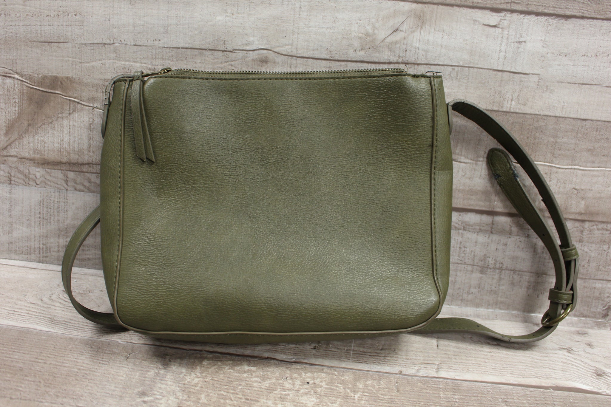 Buy PELLE LUXUR Olive Green Small Purse Handbag at Best Price @ Tata CLiQ