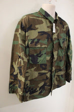 Load image into Gallery viewer, US Woodland BDU Blouse / Jacket / Coat - Medium X-Short - 8415-01-084-1645 - New