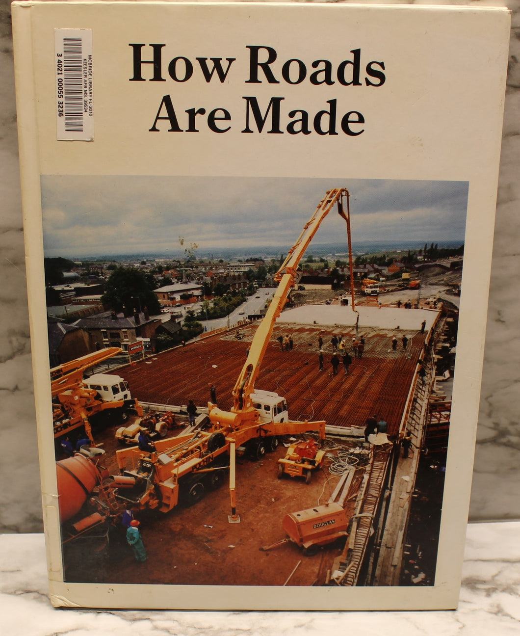 How Roads Are Made - Gwen Cherrell - 0816020418