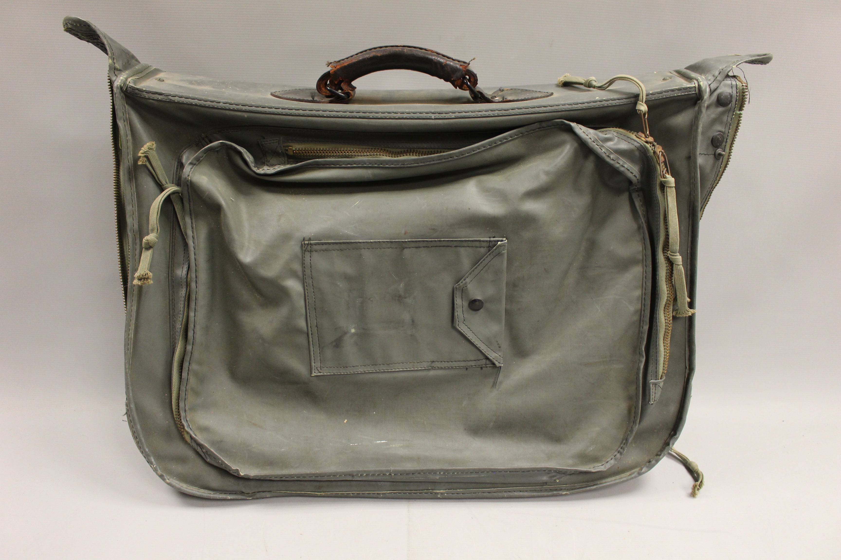 Vintage B-4B Flyer's Clothing Bag - Used