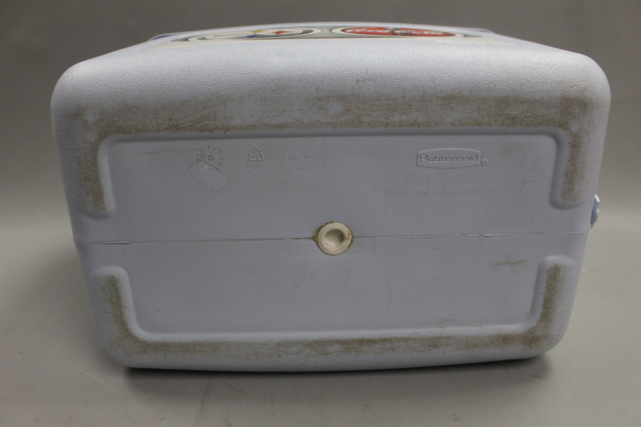 Vintage Rubbermaid Ice Cooler. 