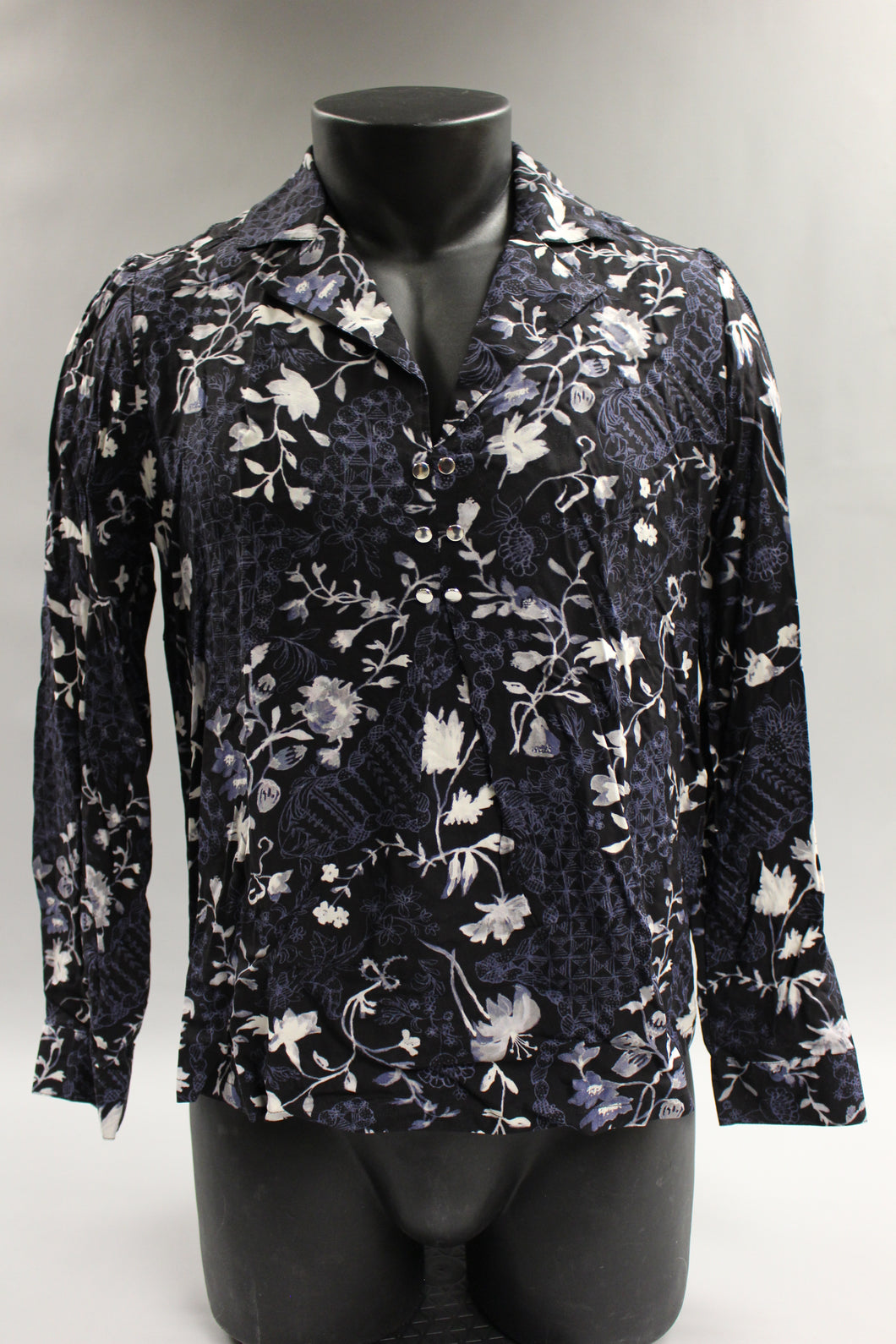 Neiman Marcus Edina Black Floral Shirt, Size: Medium, New