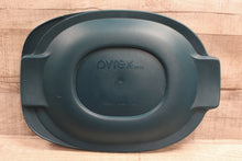 Load image into Gallery viewer, Pyrex Corning for Ovens Glass Baking Dish Pan Roaster with Plastic Lid - Green